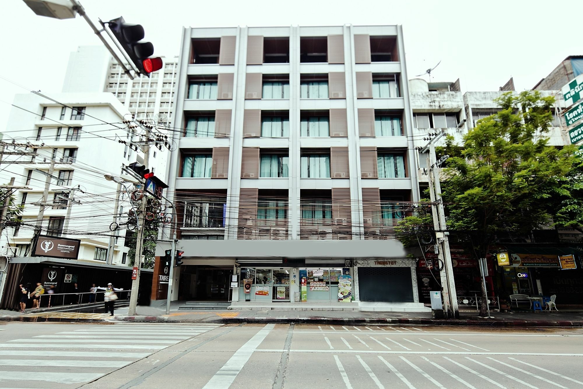Three Sukhumvit Hotel - Sha Plus Certified Bangkok Ngoại thất bức ảnh
